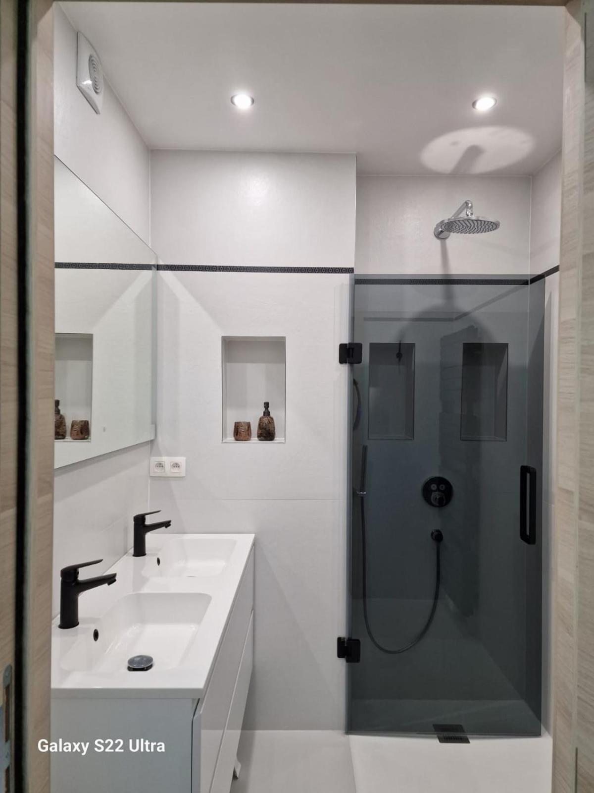 Luxury Renovated 3 Rooms Apartment Ostende Extérieur photo